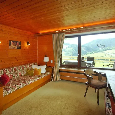 펜션 Holiday House, Dien